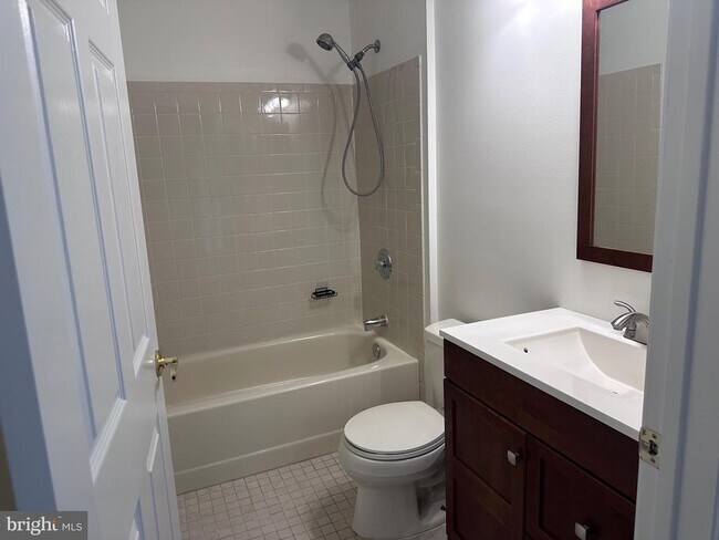Building Photo - 65 Cheverny Ct