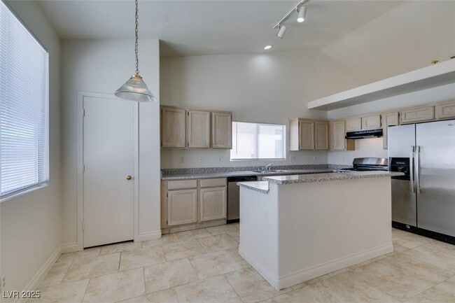 Building Photo - 2510 Roaring Lion Ave
