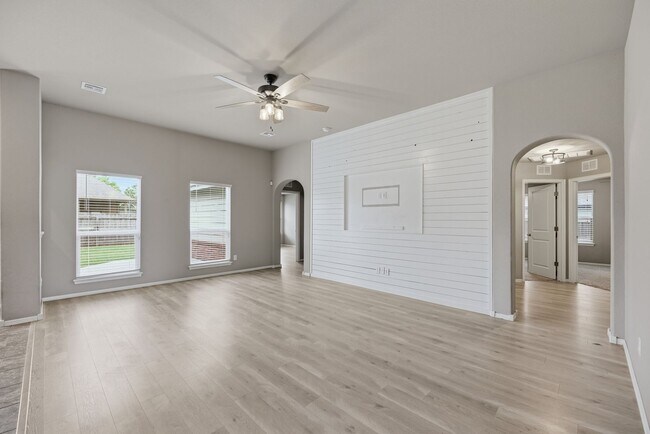Building Photo - Well Maintained 3-bedroom, 2-bath Home in Desirable Bixby Schools North of River