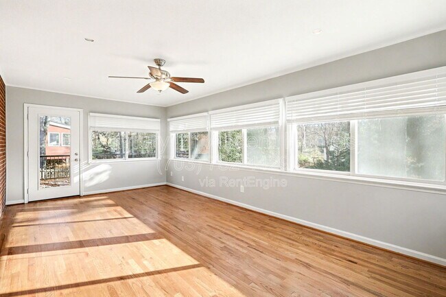 Building Photo - 3107 Valley Ln