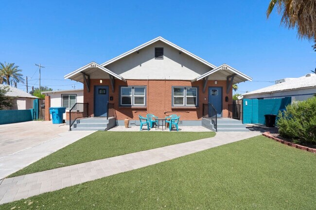 Building Photo - 320 N 13th Pl