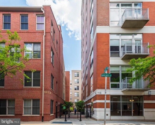 Building Photo - 133 N Bread St