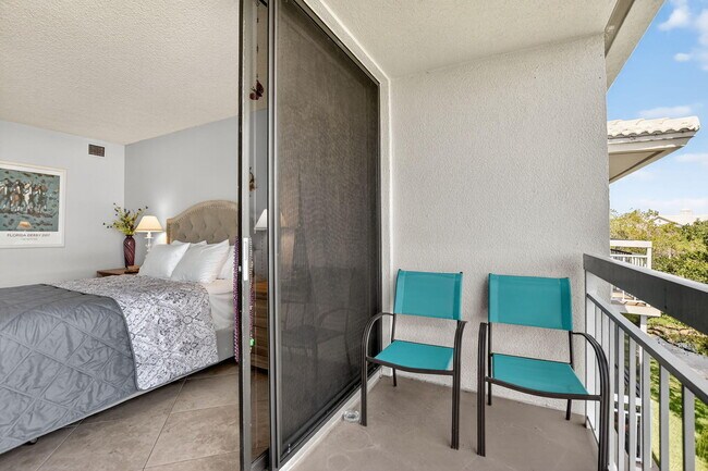 Building Photo - 6205 Balboa Cir