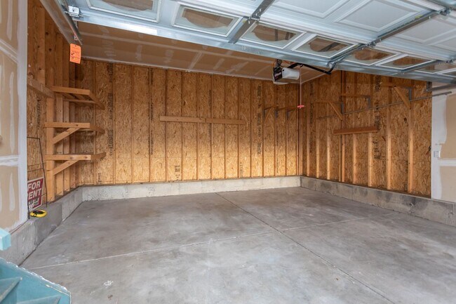 Building Photo - Beautiful 3-Bedroom Home Near Powers Corridor!