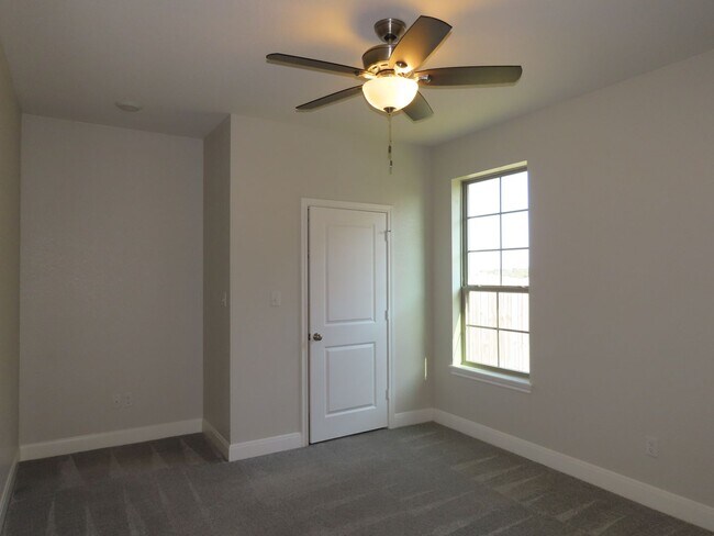 Building Photo - Gorgeous 3 Bedroom, 2 Bath Home in South Tyler! Tyler ISD: Jack Elementary