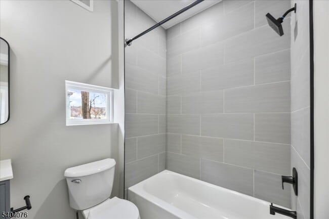 Building Photo - 143 Johnston Ave