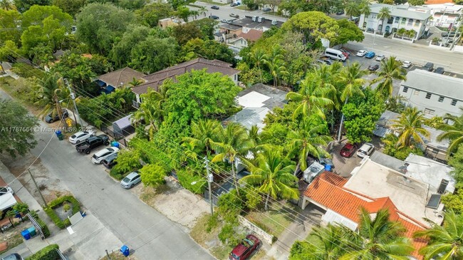 Building Photo - 2280 SW 16th Ct