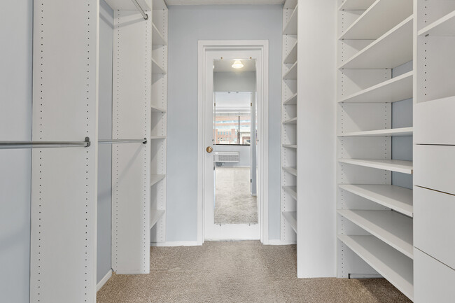 Walk in Closet - 1325 18th St NW