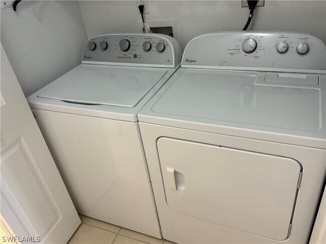 Building Photo - 5483 Cameron Dr