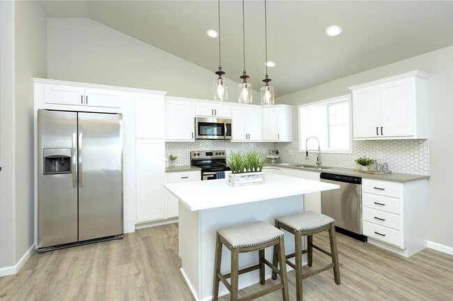 Building Photo - 813 United Dr