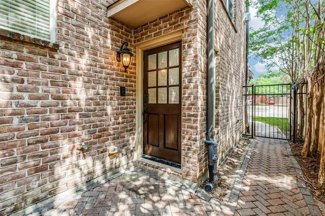 Building Photo - 3421 Normandy Ave