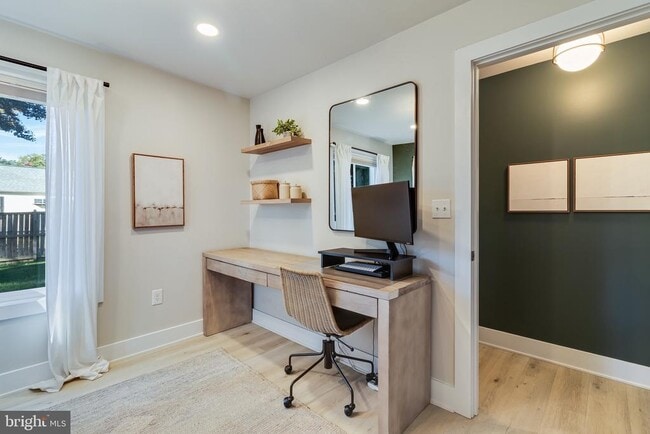 Building Photo - 84 S Chesapeake Ave