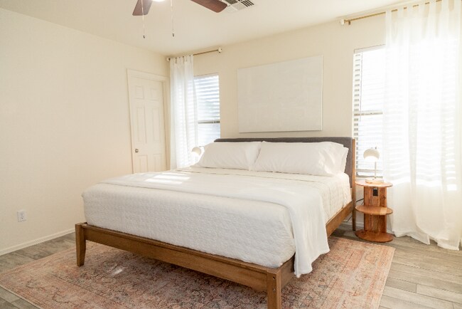 Building Photo - 12979 N Yellow Orchid Dr