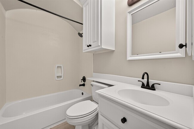 Building Photo - 4307 Lake Walk Ct