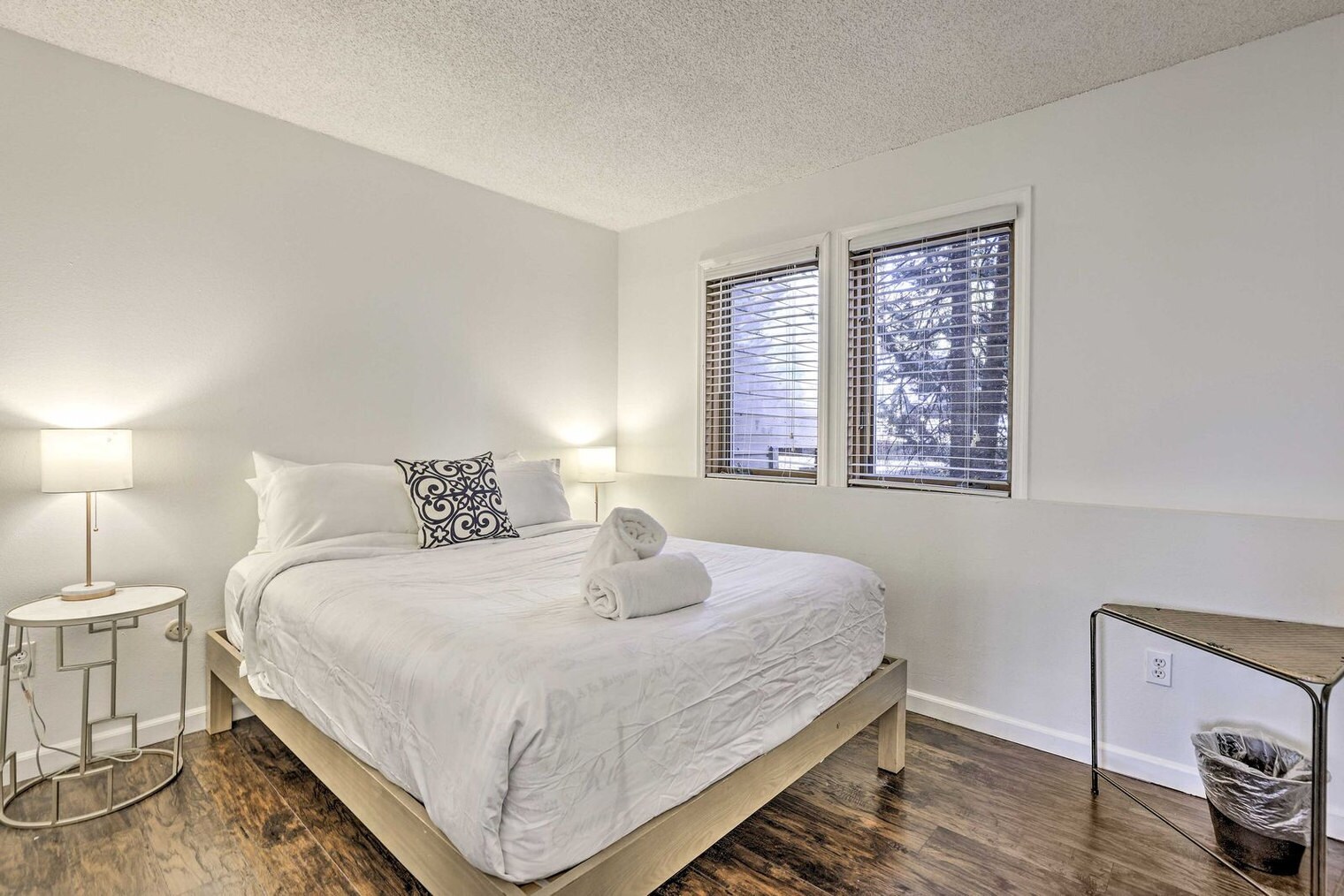 Building Photo - 163 Burgundy Cir