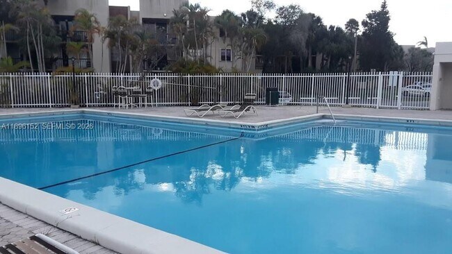 Building Photo - 10855 SW 112th Ave