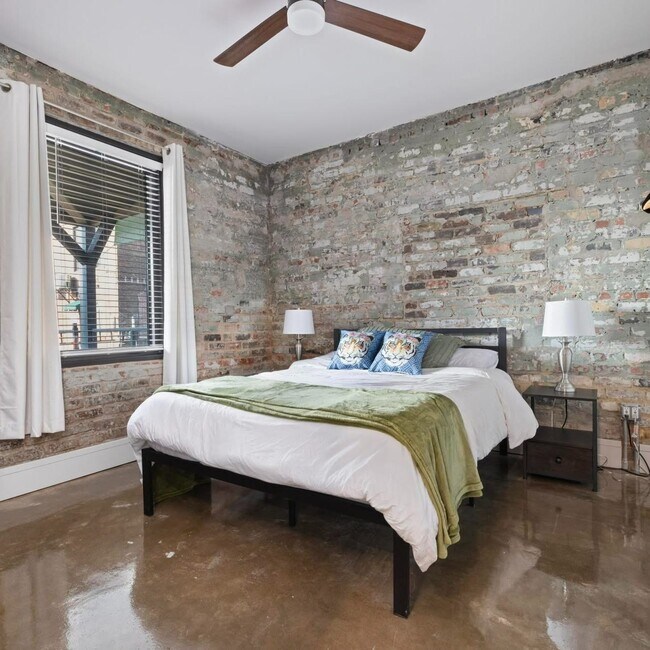 Guest bed- queen - 14 Bank St