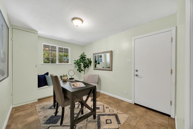 Building Photo - 4330 Baywood Way