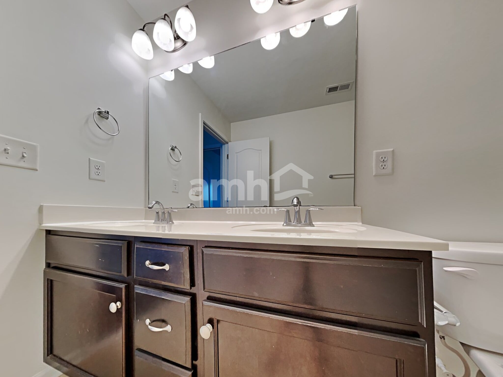 Building Photo - 128 Cherry Bark Dr