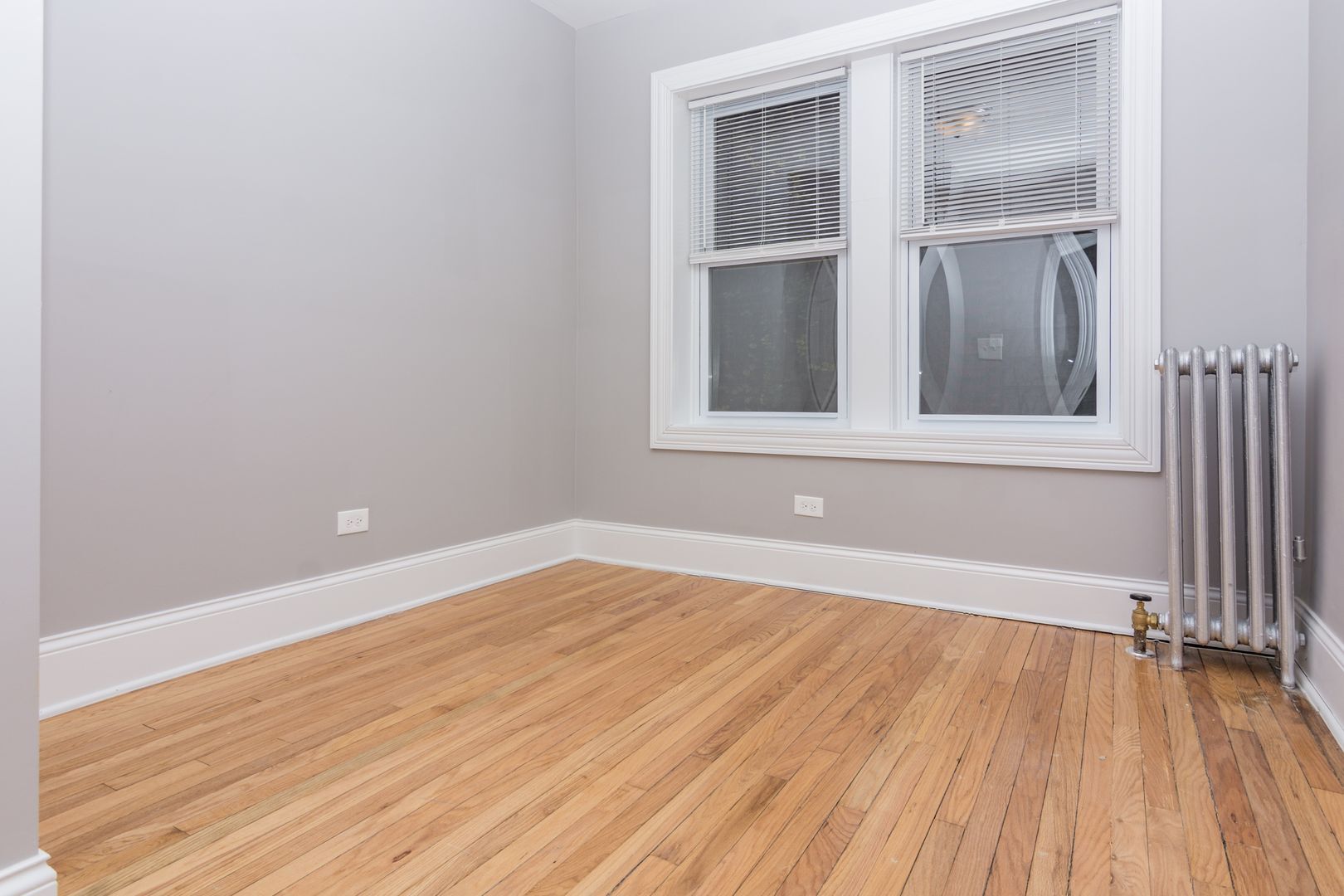 Building Photo - 8145 S Ellis Ave