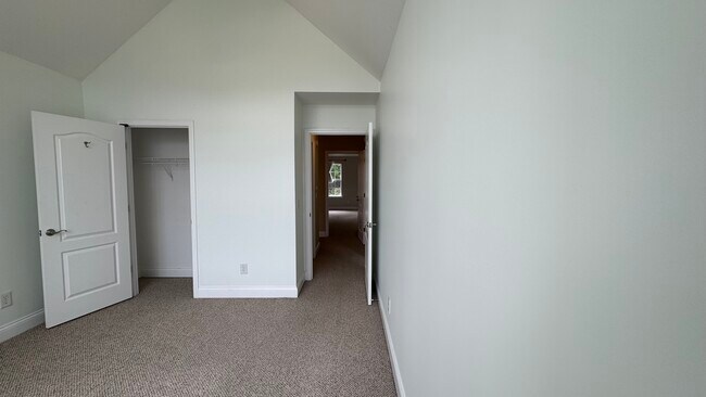 Building Photo - 5685 Hyacinth Ln