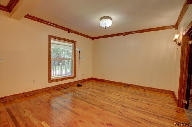 Building Photo - 5880 Draudt Rd