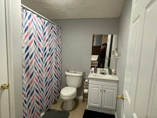 Building Photo - 4 Steens Rd