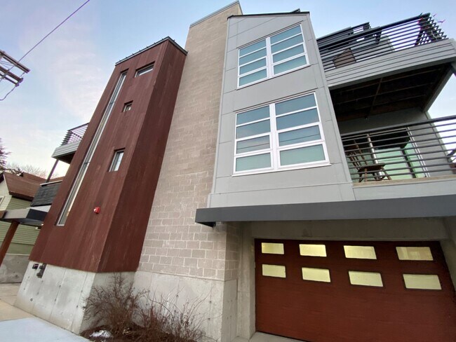 Building Photo - Uptown East Apartments - 739 Williamson Street