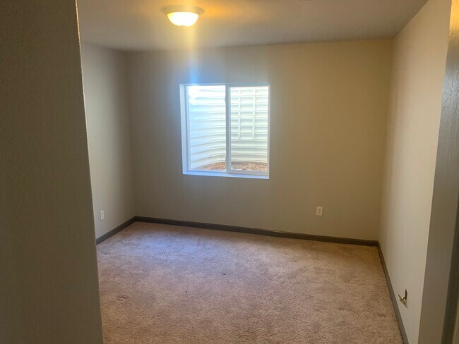 Building Photo - 5615 Marabou Way