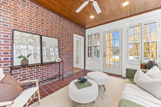 South Living Room Sunroom 2 - 5717 Roland Ave