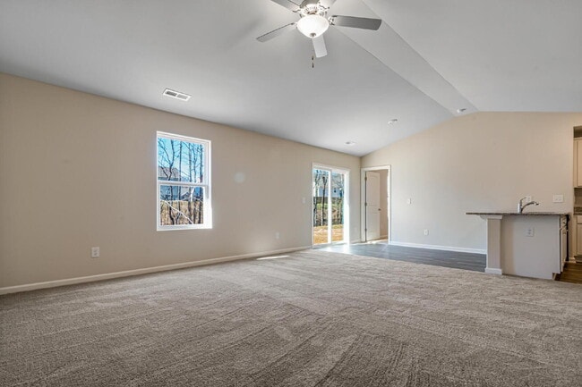 Building Photo - Available on July 10! Modern Comfort Meets Outdoor Adventure – Stunning 1-Story Home Near Downtow...