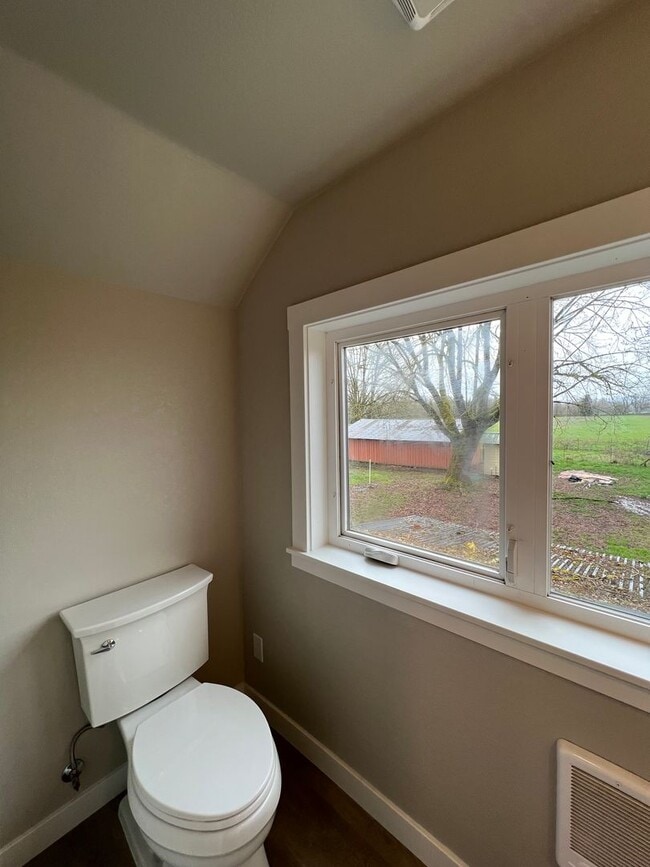 Building Photo - $500 Off March 2026 Rent!