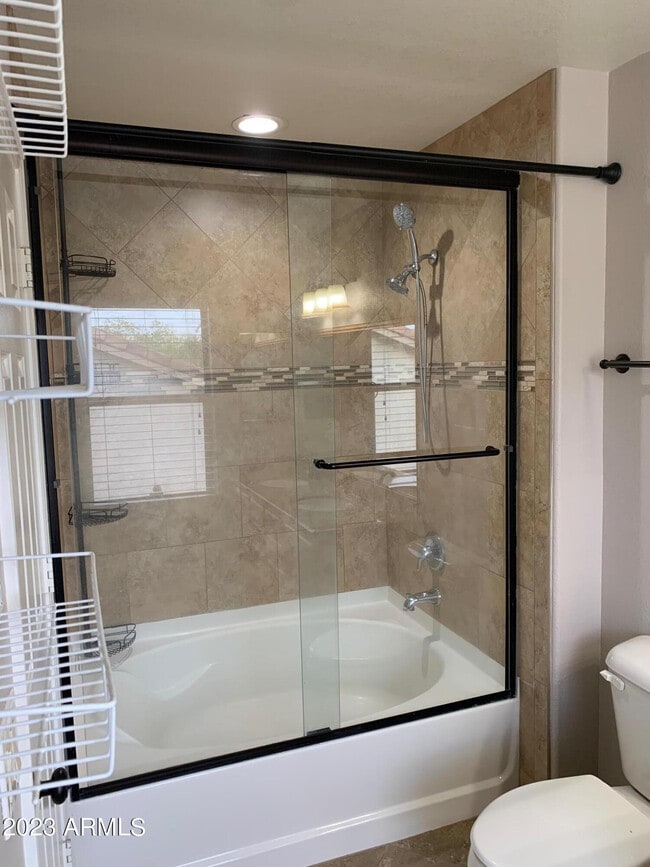 Building Photo - 494 W Cotton Ln