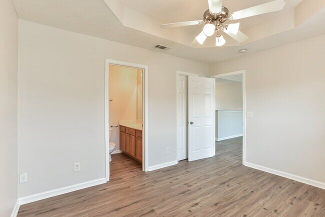 Building Photo - 154 Dreville Dr