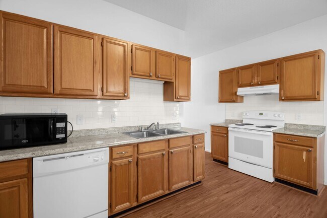 Building Photo - Cozy Home located in Greensboro