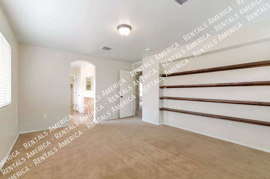 Building Photo - 1595 W Gleaming Moon Ln