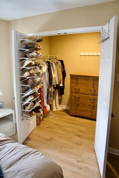 Walk-in Closet - 159 Columbia Ave