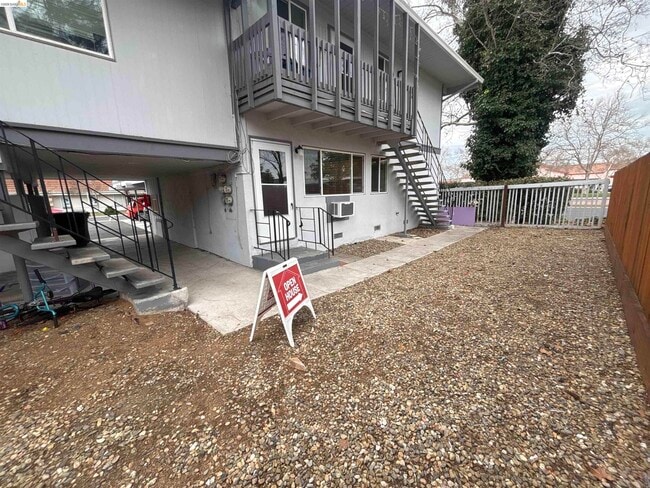 Building Photo - 4462 Clayton Rd