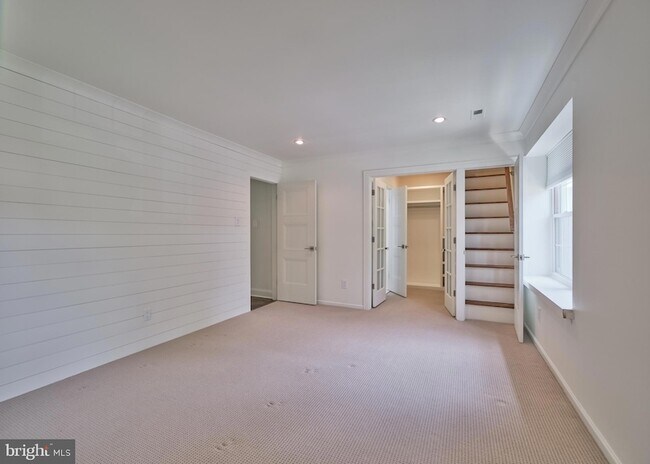 Building Photo - 51 Meadow Ln