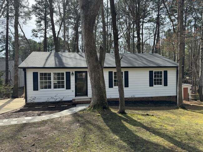 Building Photo - 205 Honeysuckle Ln