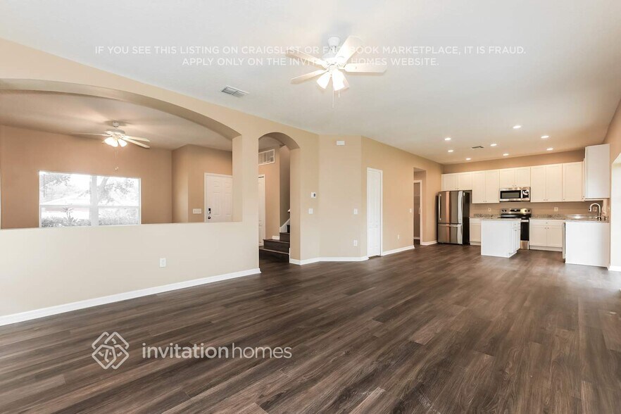 Building Photo - 721 Star Pointe Dr