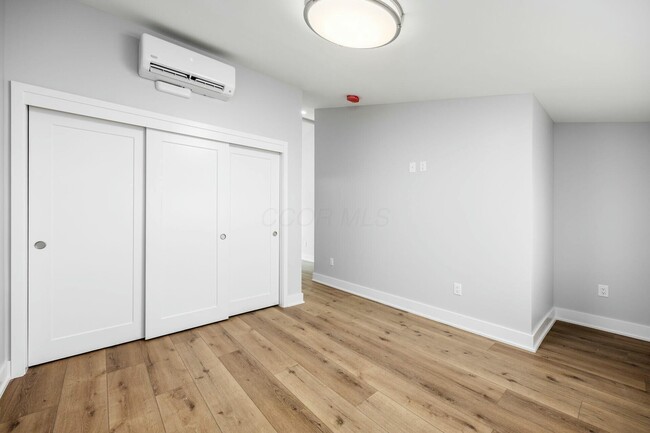 Building Photo - 1661 Franklin Park S