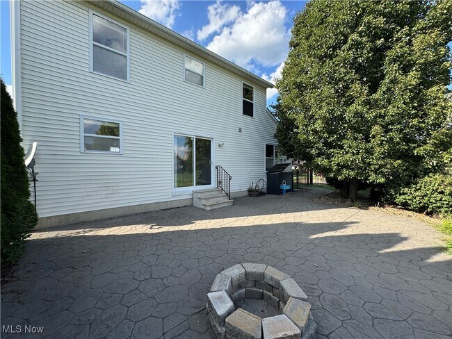 Building Photo - 38273 Pebble Lake Trail