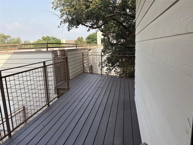Building Photo - 1512 Forest Trail