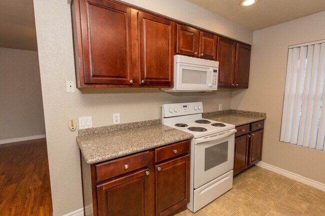 Building Photo - For Rent – 1 Bed, 1 Bath Condo Near Durang...