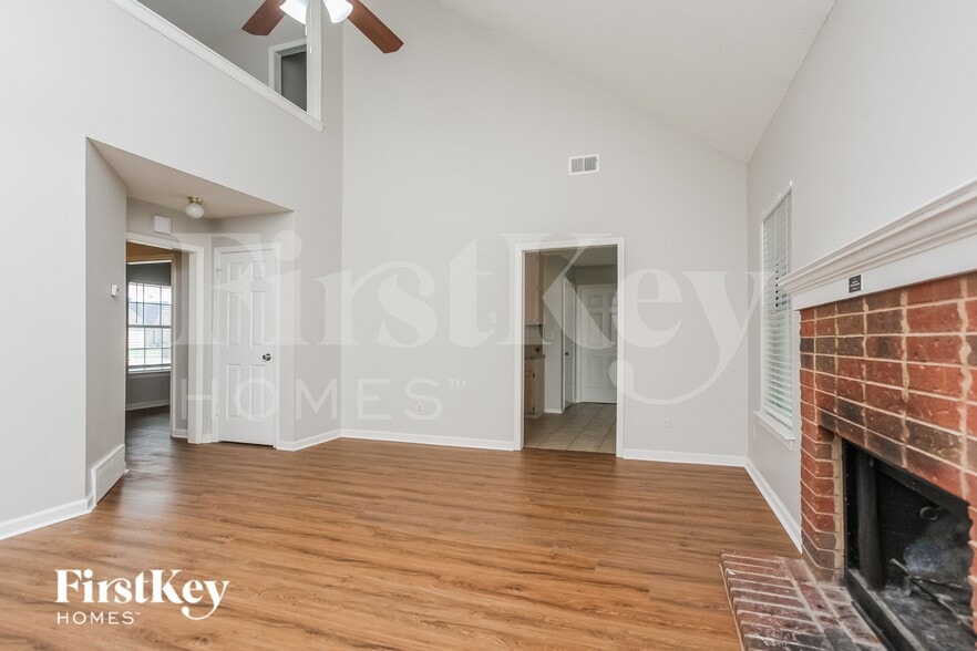 Building Photo - 4381 Whispering Bend Dr