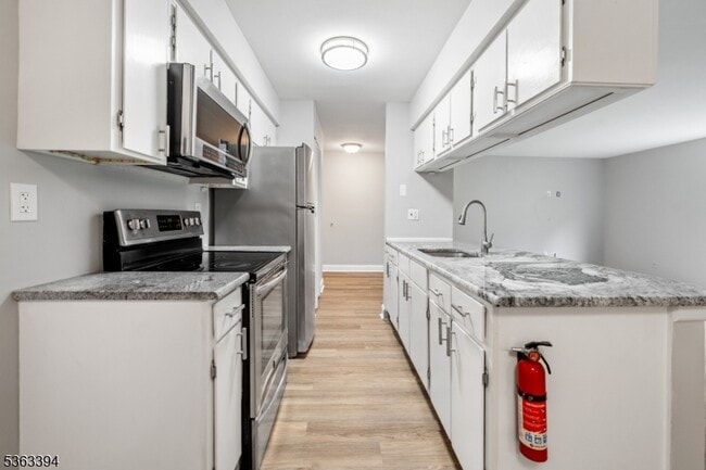 Building Photo - 111 Aimwick Ct