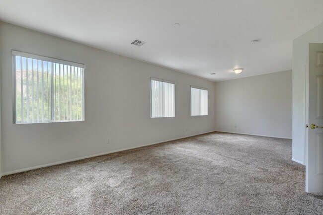 Building Photo - Beautiful 2-Story, 3-Bedroom Home in the H...