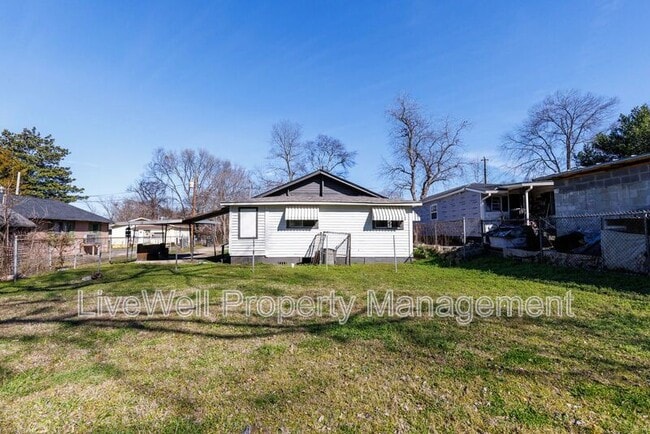 Building Photo - 2212 20th St N