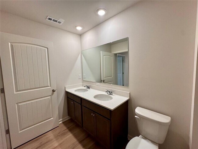 Building Photo - 24 Berryville Dr